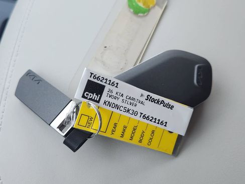 New 2026 Kia Carnival EX image 28