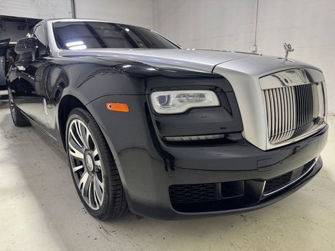 Used 2018 Rolls-Royce Ghost w/ Dynamic Package RWD image 10