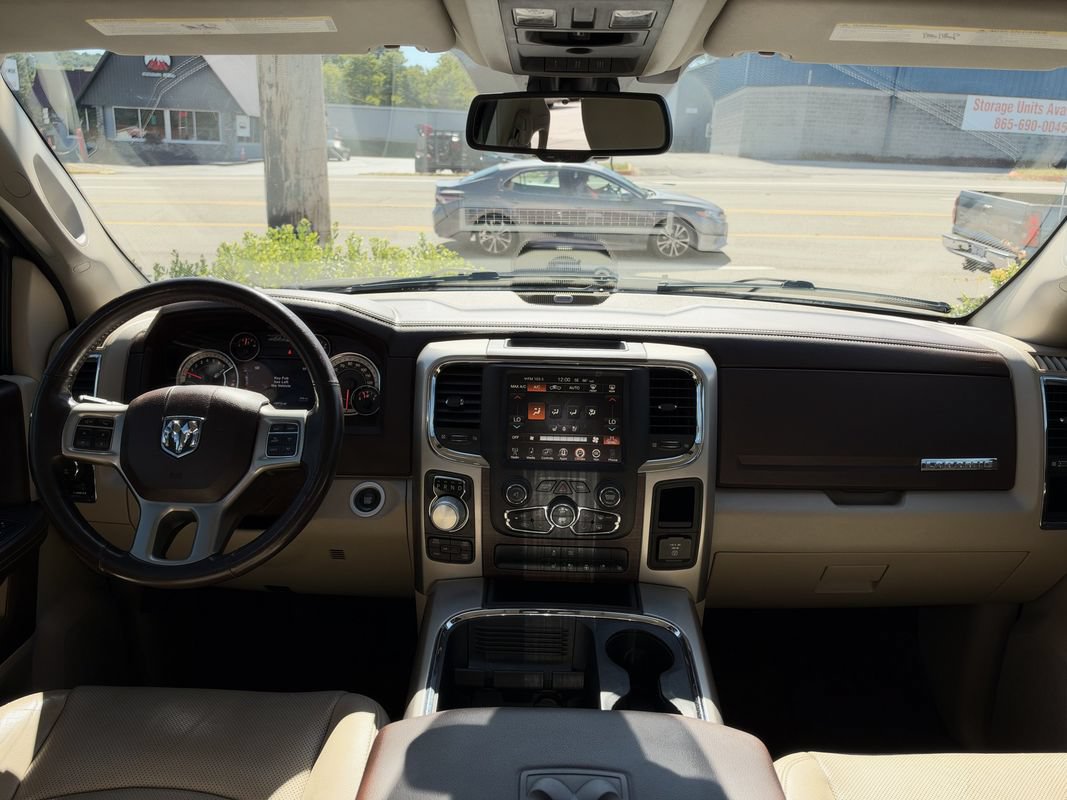 Used 2017 RAM 1500 Laramie w/ Convenience Group AWD/4WD image 18