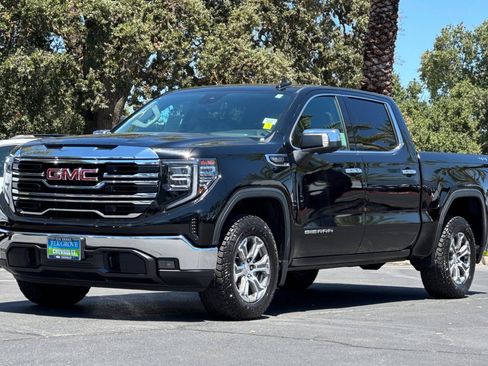 Used 2025 GMC Sierra 1500 SLT AWD/4WD image 7