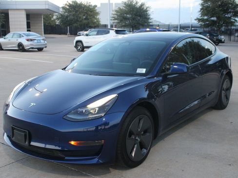 Used 2023 Tesla Model 3 Standard Range RWD image 1