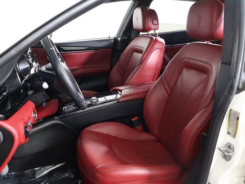 Used 2017 Maserati Quattroporte S GranLusso image 32