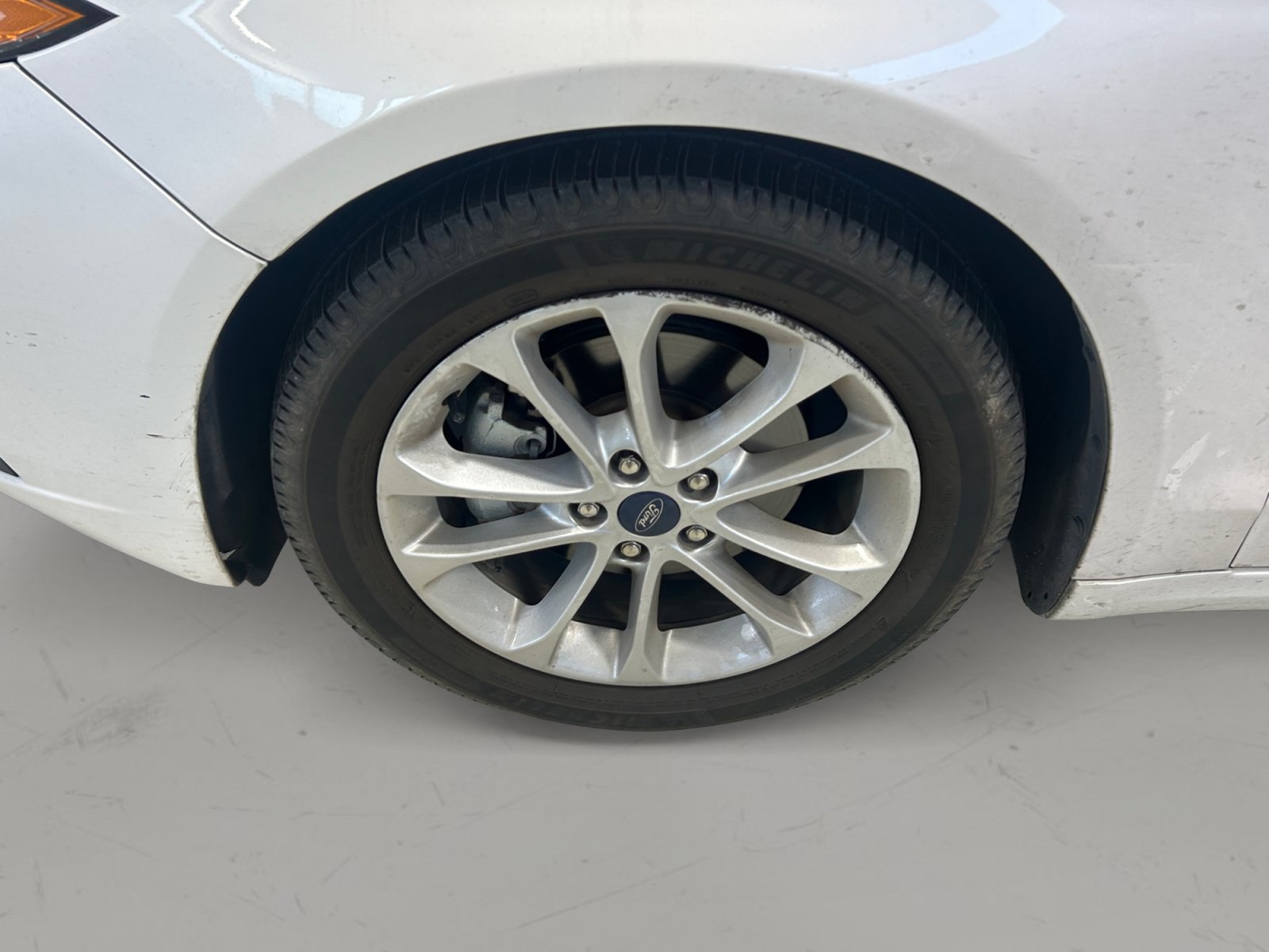 Used 2019 Ford Fusion SE FWD image 8