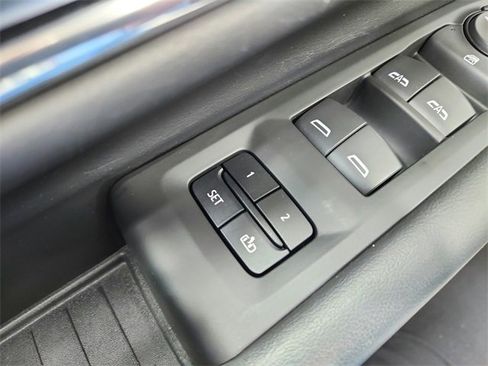 Used 2022 GMC Yukon XL SLT image 21