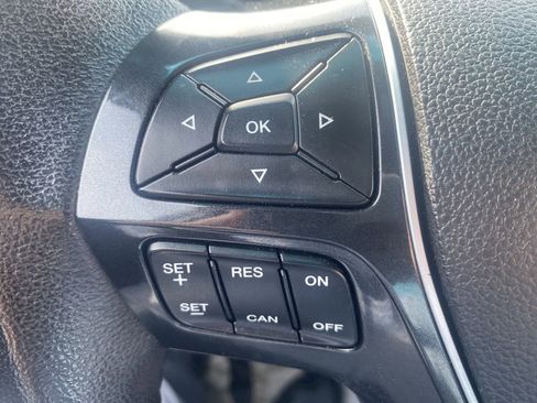 Used 2016 Ford Explorer Limited image 19