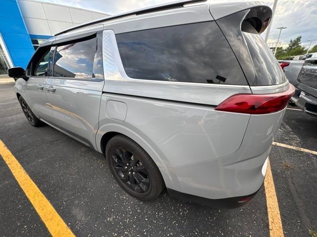 Used 2024 Kia Carnival SX FWD image 4