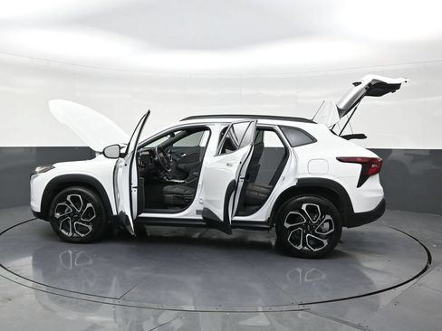 Used 2025 Chevrolet Trax ACTIV w/ Driver Confidence Package FWD image 27