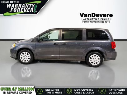 Used 2019 Dodge Grand Caravan SE w/ UConnect Hands-Free Group