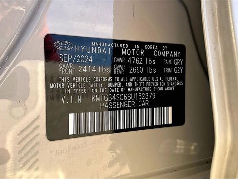 Used 2025 Genesis G70 2.5T image 33