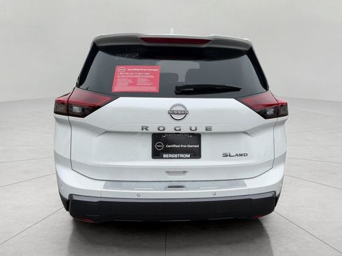 Used 2025 Nissan Rogue SL AWD/4WD image 24