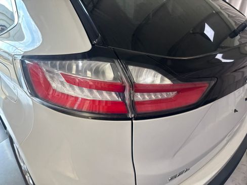 Used 2022 Ford Edge SEL w/ Convenience Package AWD/4WD image 12