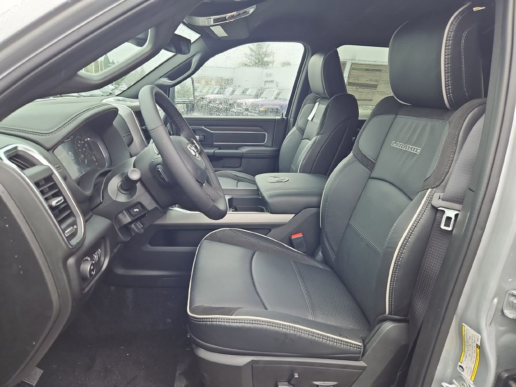 New 2026 RAM 2500 Laramie AWD/4WD image 12