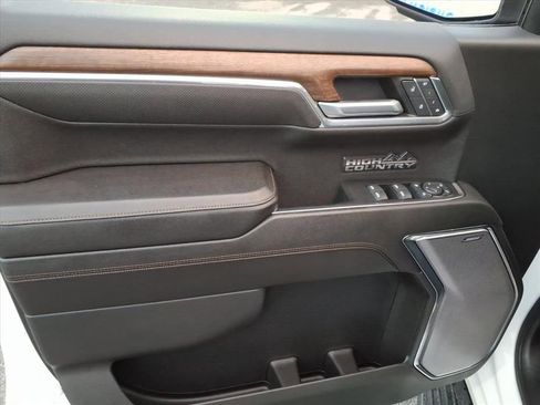 Certified 2023 Chevrolet Silverado 1500 High Country w/ High Country Premium Package AWD/4WD image 13