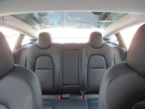 Used 2019 Tesla Model 3 Standard Range Plus image 32