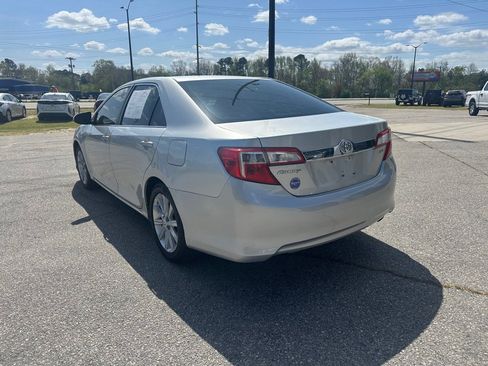 Used 2013 Toyota Camry XLE w/ Preferred Accessory Pkg FWD image 3