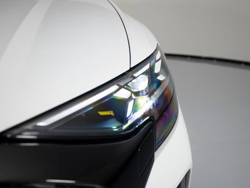 Used 2025 Audi RS Q8 performance image 33