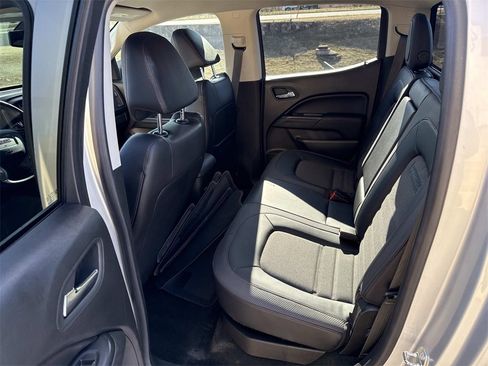 Used 2016 GMC Canyon SLE w/ All Terrain Package image 18