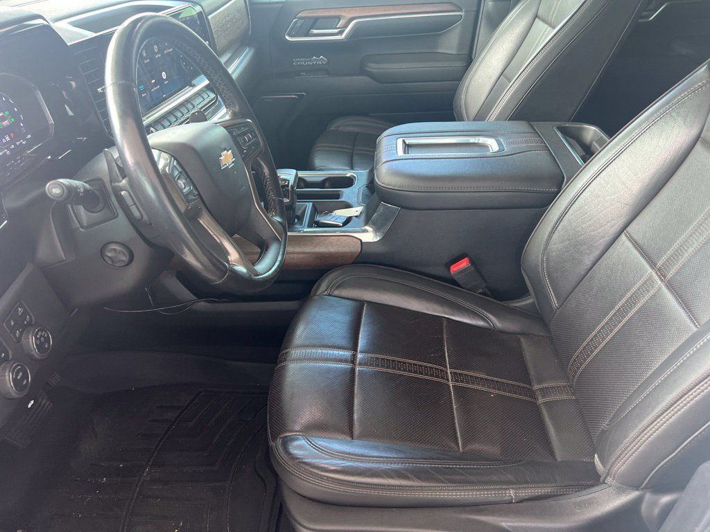 Used 2022 Chevrolet Silverado 1500 High Country w/ LPO, Dark Essentials Package AWD/4WD image 13