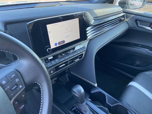 Used 2025 Toyota Camry SE FWD image 27