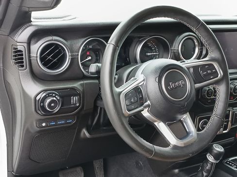 Used 2023 Jeep Wrangler Unlimited Sahara w/ Cold Weather Group AWD/4WD image 18