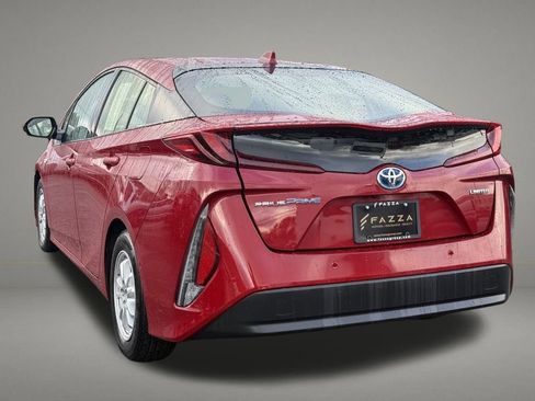 Used 2020 Toyota Prius Prime LE image 3