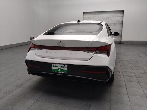 Used 2025 Hyundai Elantra SE FWD image 7