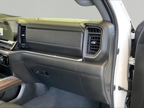 Used 2024 Chevrolet Silverado 1500 RST w/ Z71 Off-Road Package AWD/4WD image 18