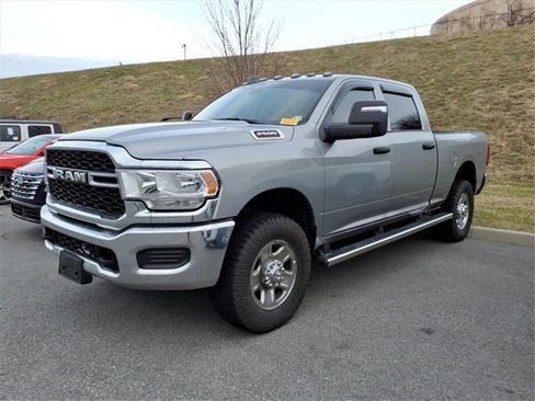 Used 2024 RAM 2500 Tradesman w/ Chrome Appearance Group image 10