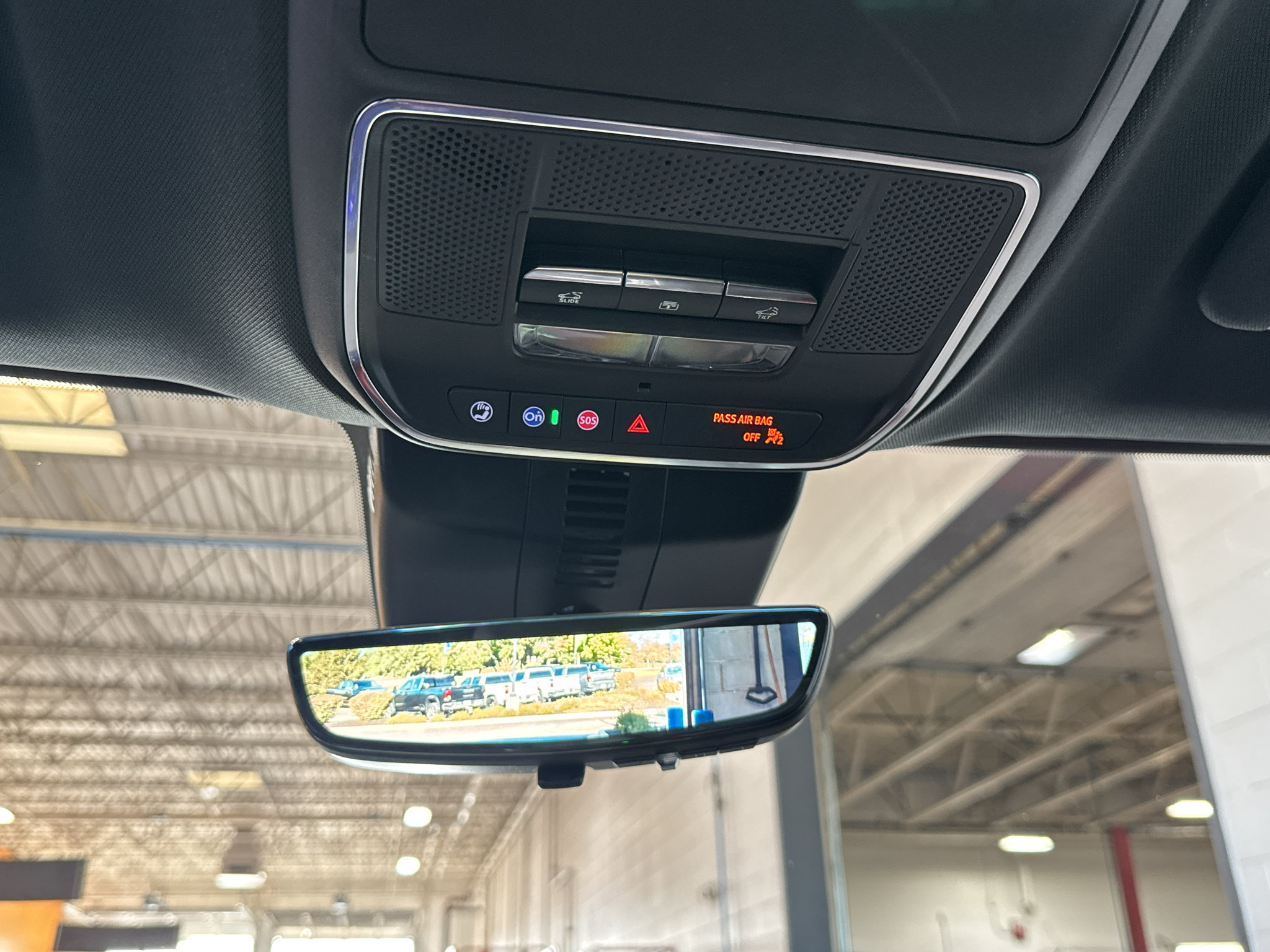 Used 2026 Chevrolet Traverse RS AWD/4WD image 37