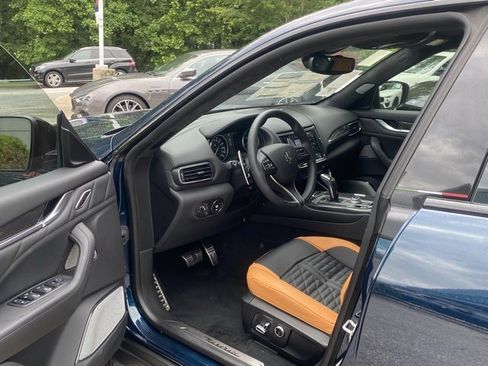 Used 2024 Maserati Levante Trofeo image 20