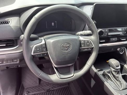 Used 2026 Toyota Grand Highlander AWD image 19