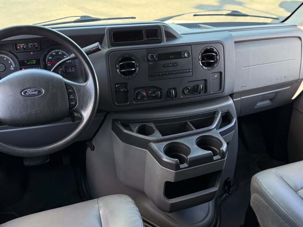 Used 2014 Ford E-350 and Econoline 350 Extended Super Duty RWD image 14