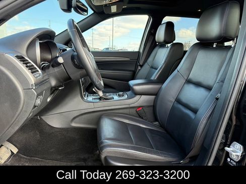 Used 2022 Jeep Grand Cherokee Limited image 3