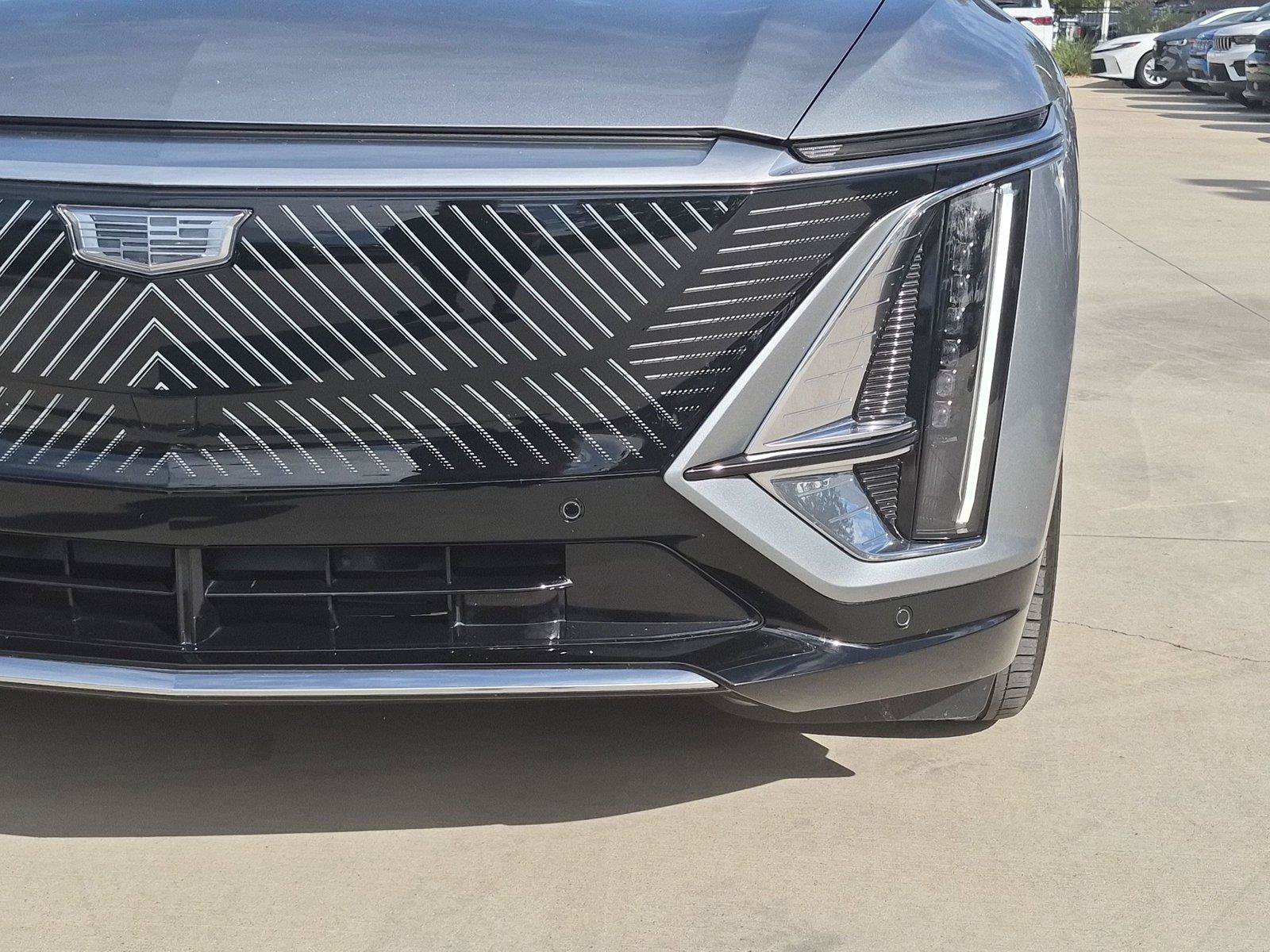 Used 2024 Cadillac Lyriq Tech AWD/4WD image 6