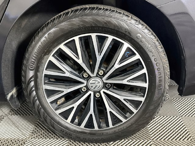 Used 2020 Volkswagen Jetta R-Line FWD image 34