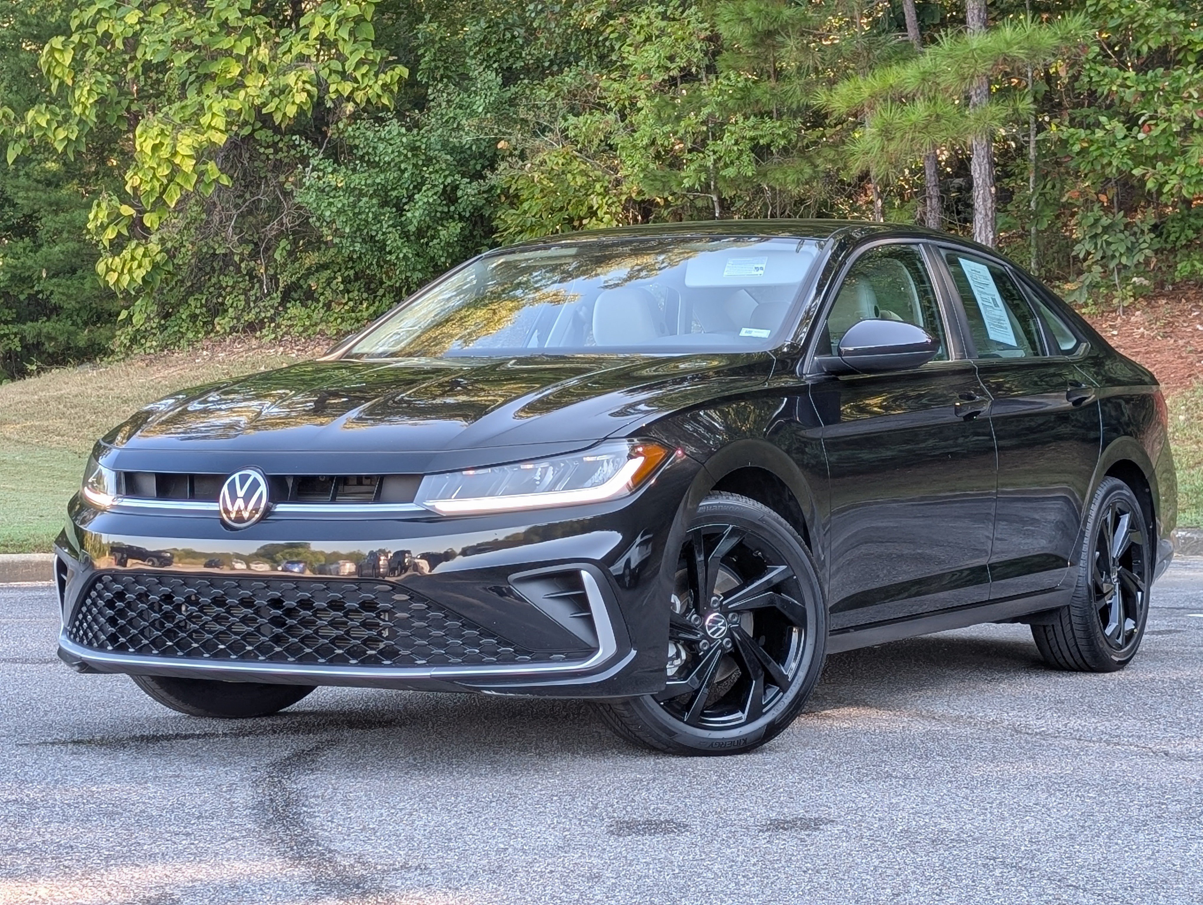 Used 2026 Volkswagen Jetta SE w/ Black Wheel Package FWD image 4