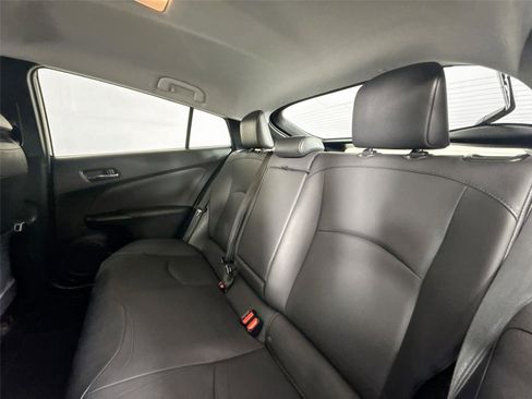 Certified 2022 Toyota Prius image 30