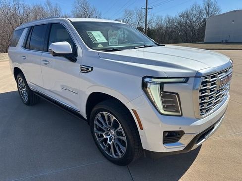 Used 2025 GMC Yukon Denali w/ Denali Reserve Package image 7