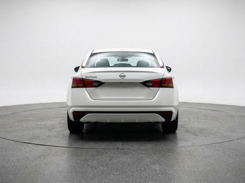 Used 2025 Nissan Altima 2.5 SV image 7