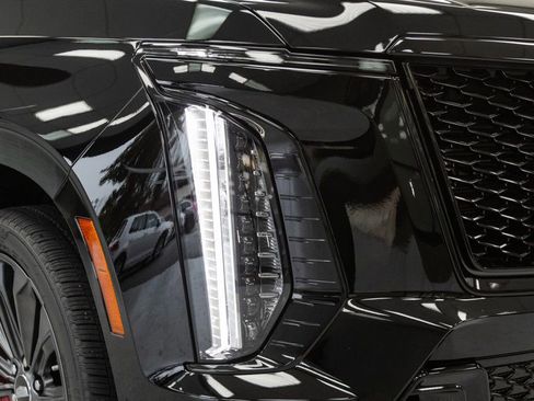 Used 2025 Cadillac Escalade V image 12