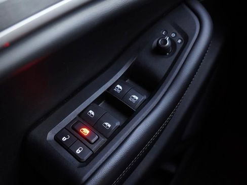 Used 2023 Jeep Grand Cherokee Limited image 12