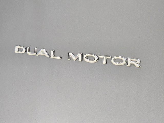 Used 2024 Tesla Model Y Long Range AWD/4WD image 4