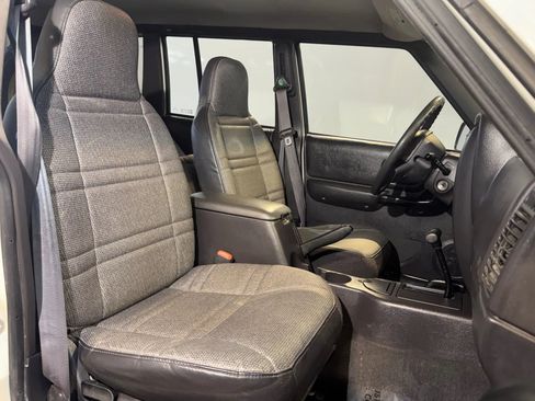 Used 2000 Jeep Cherokee SE image 19