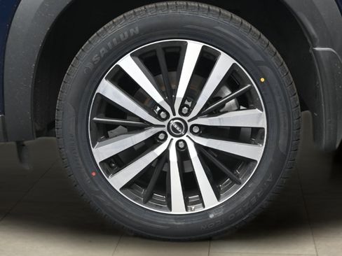Used 2024 Nissan Pathfinder Platinum AWD/4WD image 24
