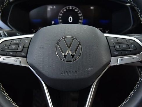 Used 2023 Volkswagen Taos SE AWD/4WD image 18