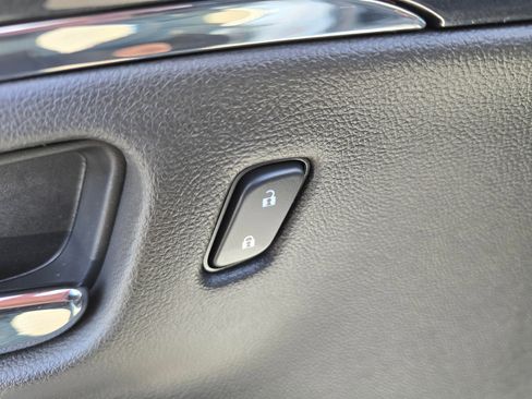 Used 2019 Chevrolet Impala LT image 28