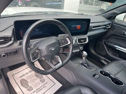 Used 2025 Ford Mustang Premium RWD image 8