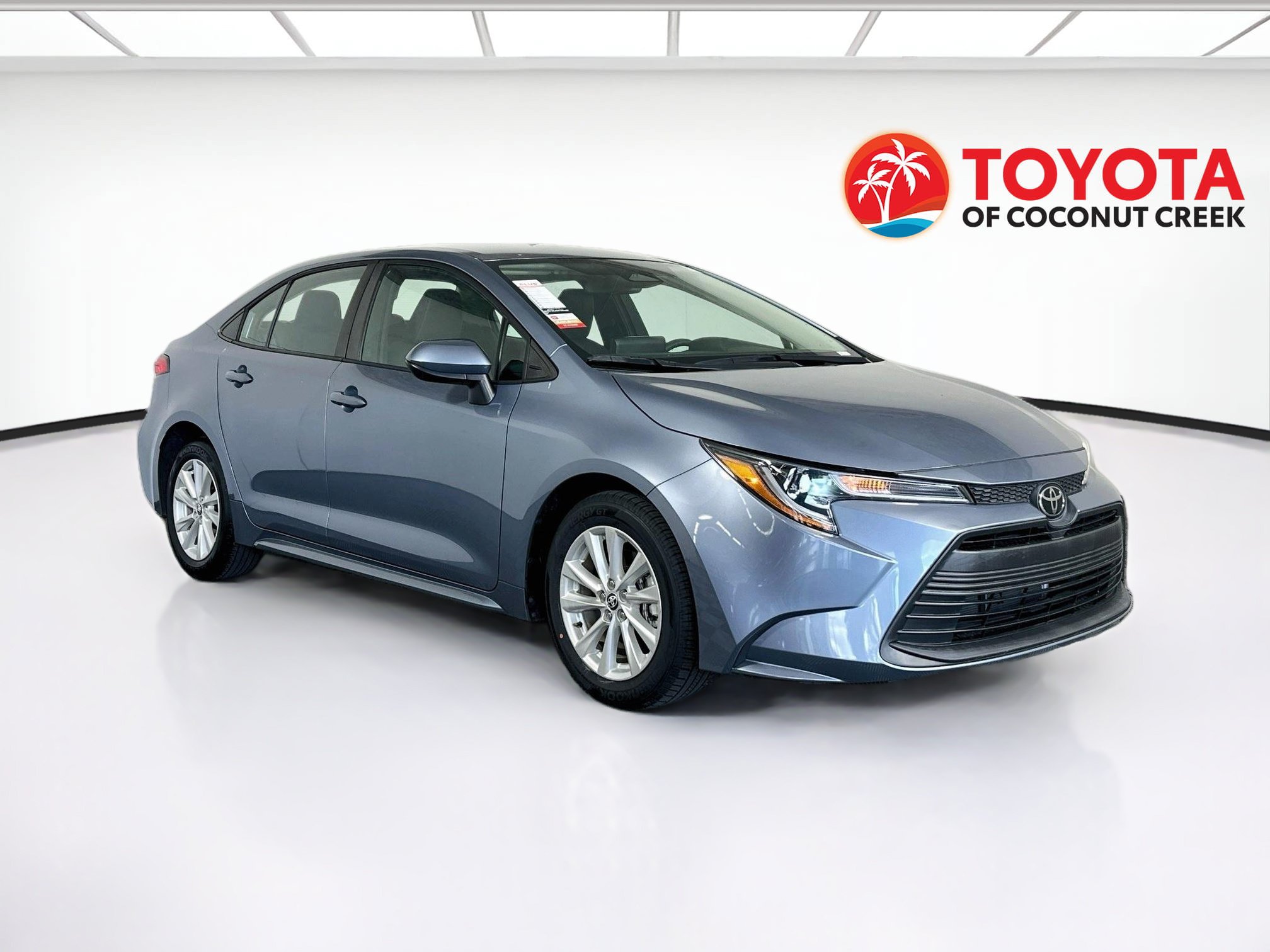 Used 2024 Toyota Corolla LE w/ LE Convenience Package FWD image 1