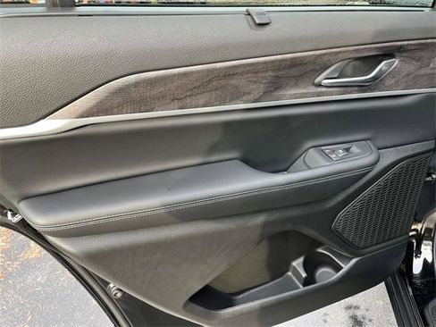 New 2025 Jeep Grand Cherokee L Limited w/ Luxury Tech Group II image 17