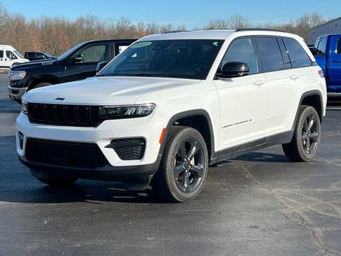 Certified 2022 Jeep Grand Cherokee Altitude AWD/4WD image 43